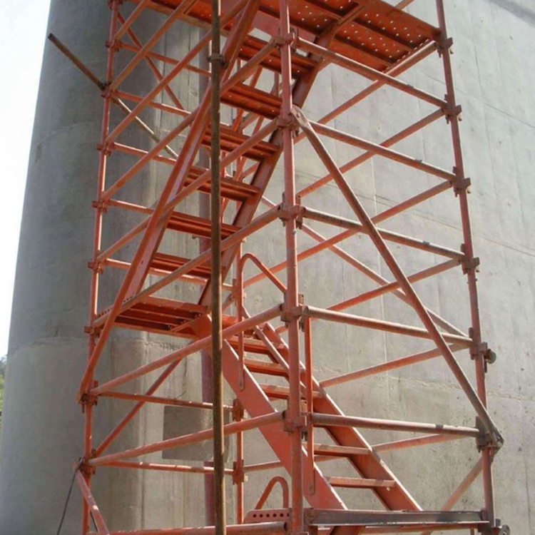 永邦建筑 專業(yè)提供掛網(wǎng)式爬梯與75加強型施工安全爬梯，定制化腳手架解決方案